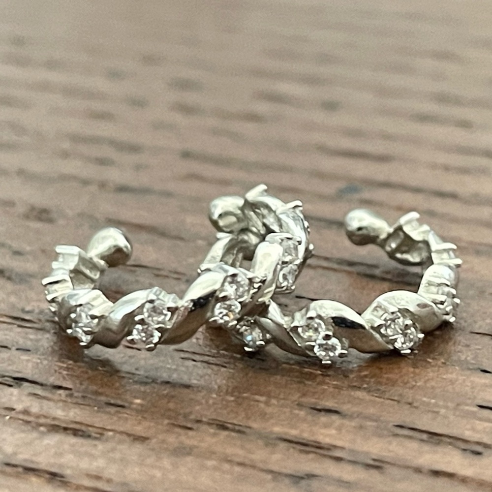 ⭐️2/$15 Charmed Aroma Ear Cuffs